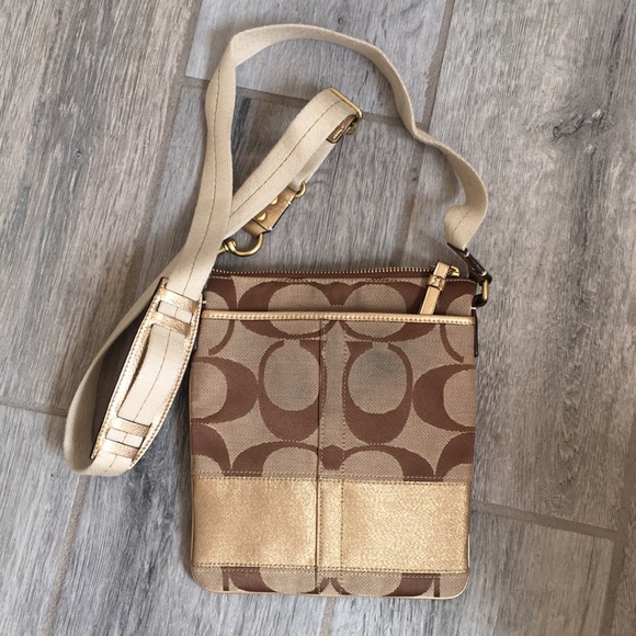 Coach gold crossbody bag - Picture 2 of 4